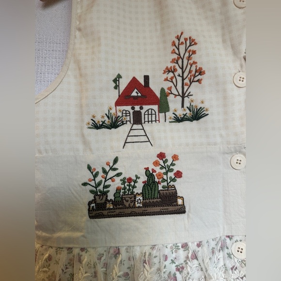 Floral Patchwork Vest with Embroidery - Picture 7 of 10